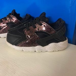 black glitter huaraches